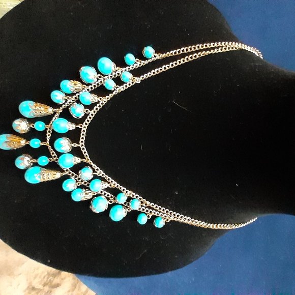 Assorted Jewelry Ensemble - Picture 3 of 8